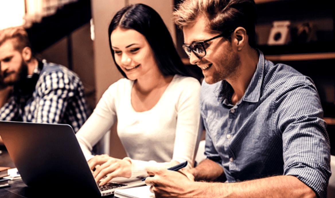 Ambiente di studio organizzato per apprendimento efficace